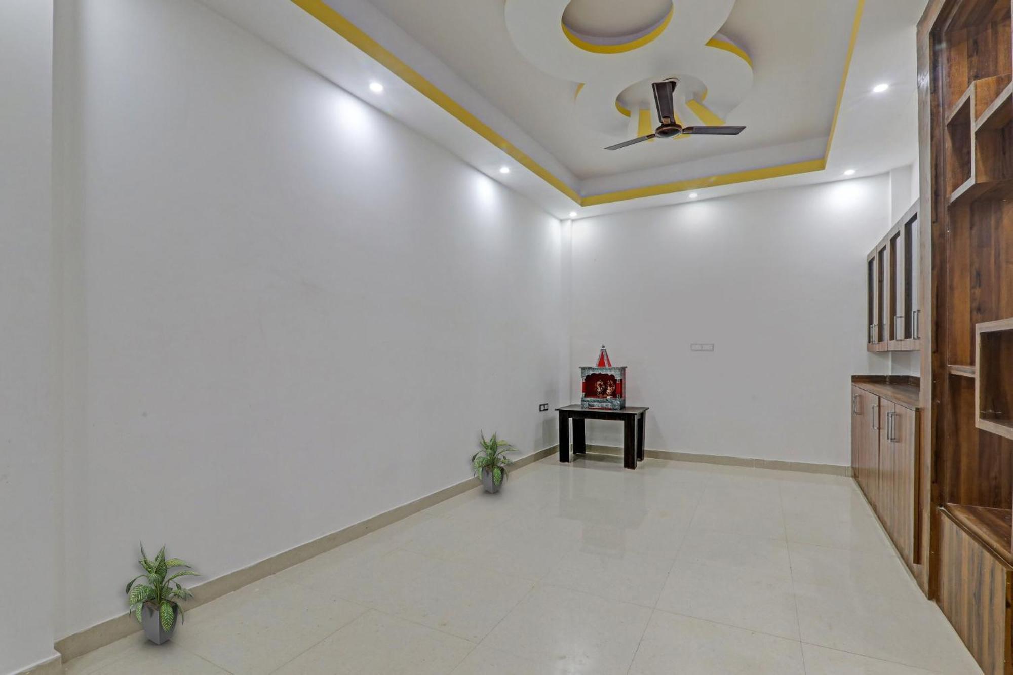 Townhouse Relax Inn Chinhat Екстер'єр фото